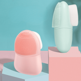 Double head face wash brush Japan silicone face wash brush manual face wash pore black head brush makeup brush beauty tool (Color: pink)